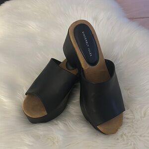 New Sincerely Jules Black and Tan Mules with Woven Texture